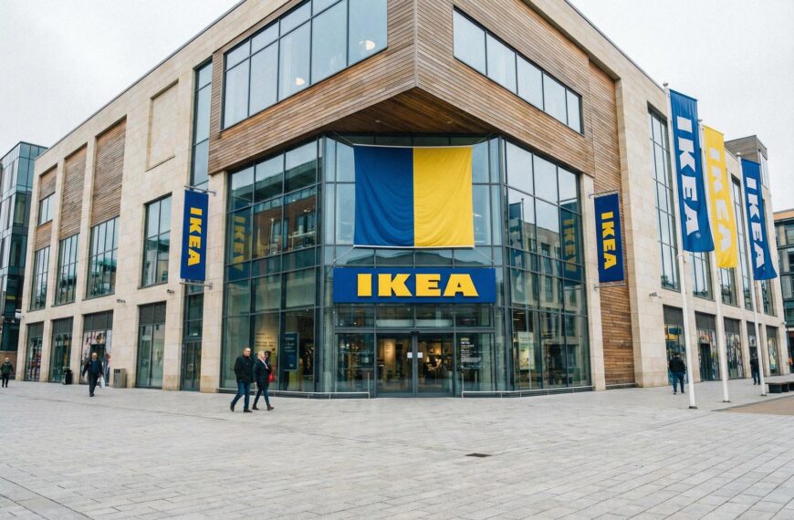 IKEA lancia una versione rosa della sua iconica lampada a meno di 20 € con successo immediato